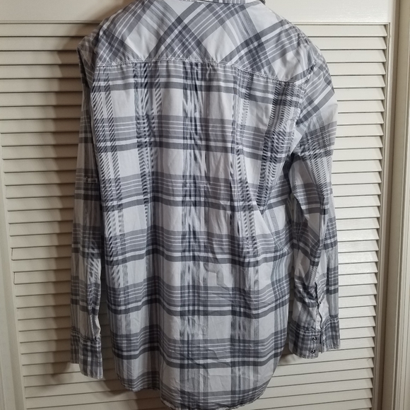 Inc button up - Picture 3 of 3